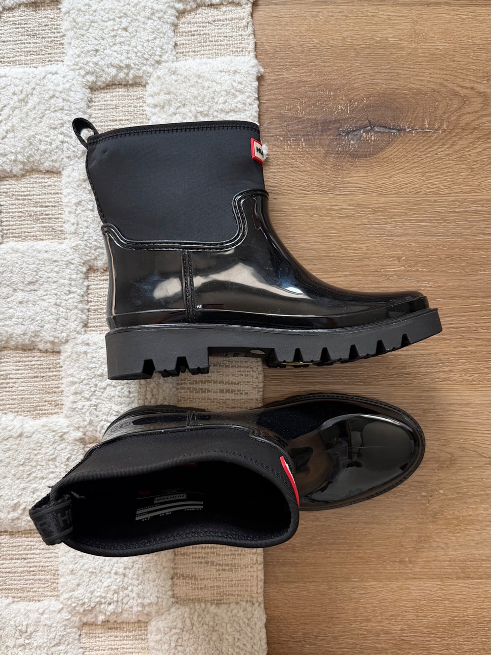 Hunter Ella Chelsea Waterproof Winter Boots in Black - Picture 2 of 6